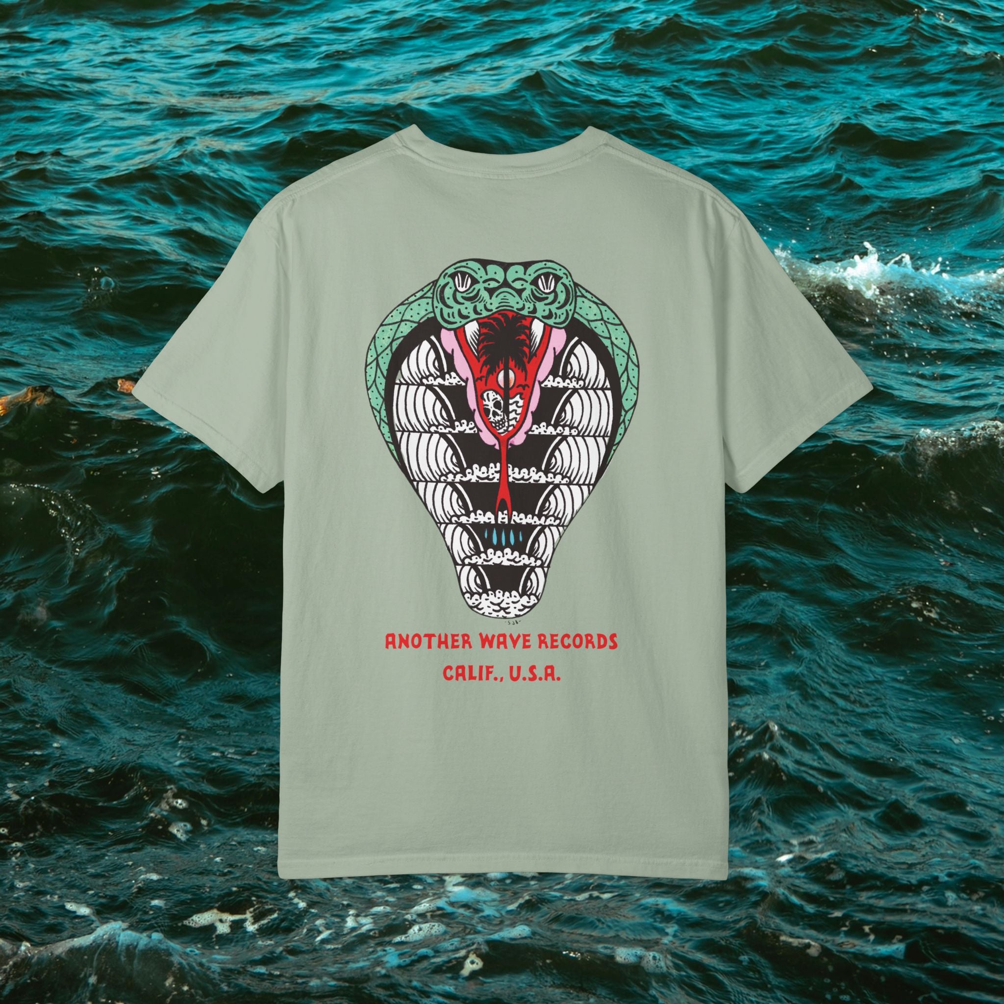 Cobra Tee